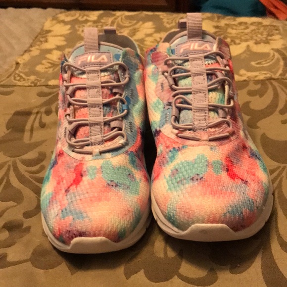 Size seven brand new Fila sneakers! Slip on 7 - Picture 3 of 5